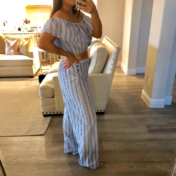 Crop top and pant set - Picture 2 of 3